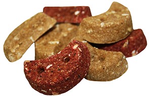 Verschiedene Hundekekse in Braun und Rot